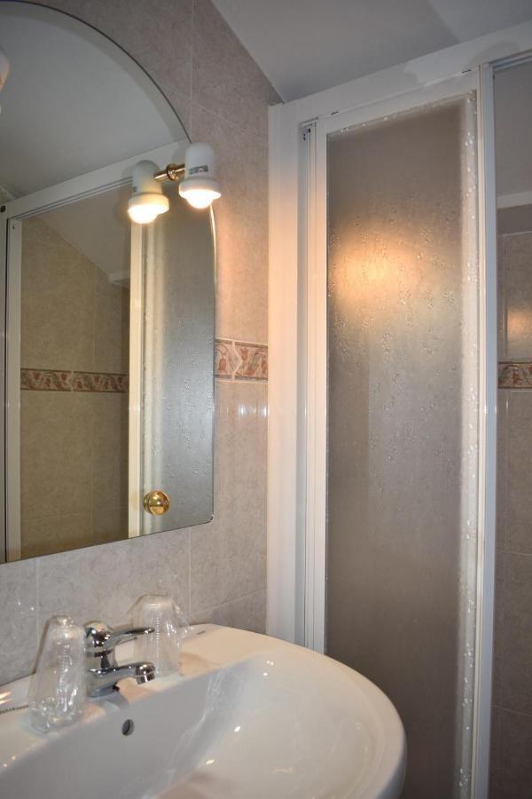 וילאנואבה דה לה קנדה Hotel El Ancla מראה חיצוני תמונה